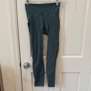 Lululemon cropped legging size 4 dark teal green